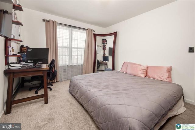 1043 LISA LN, Easton, PA 18045