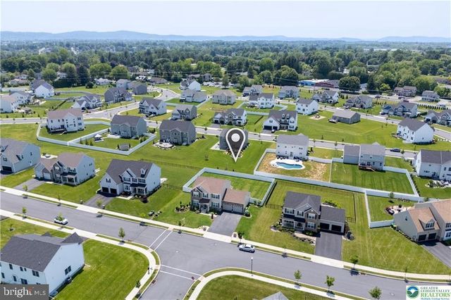 1043 LISA LN, Easton, PA 18045