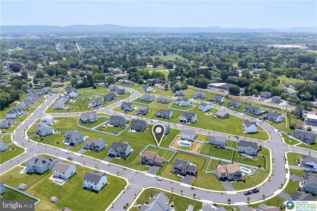 1043 LISA LN, Easton, PA 18045