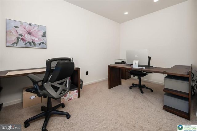 1043 LISA LN, Easton, PA 18045