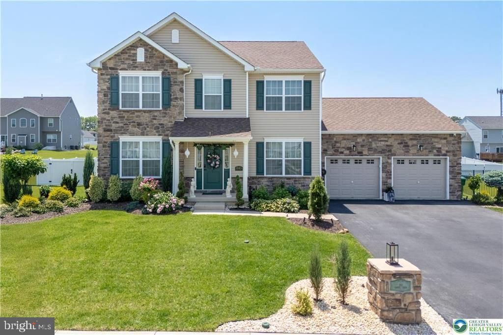 1043 LISA LN, Easton, PA 18045