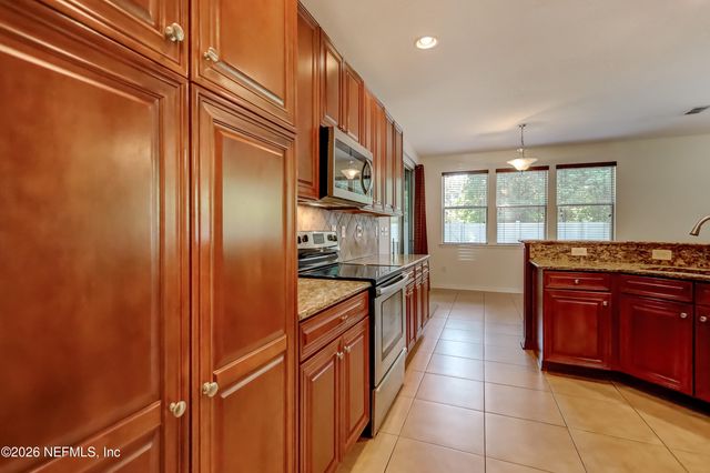 3681 LIGHTVIEW Lane, Jacksonville, FL 32225