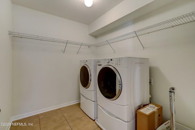 3681 LIGHTVIEW Lane, Jacksonville, FL 32225