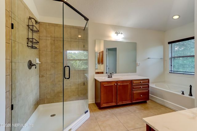 3681 LIGHTVIEW Lane, Jacksonville, FL 32225