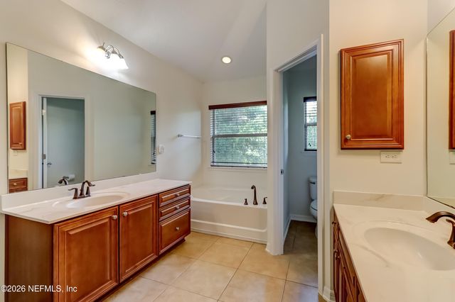 3681 LIGHTVIEW Lane, Jacksonville, FL 32225