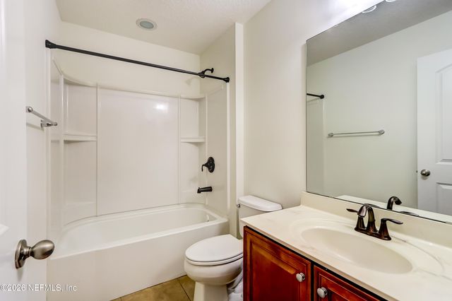 3681 LIGHTVIEW Lane, Jacksonville, FL 32225