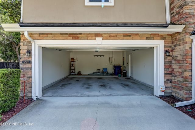 3681 LIGHTVIEW Lane, Jacksonville, FL 32225