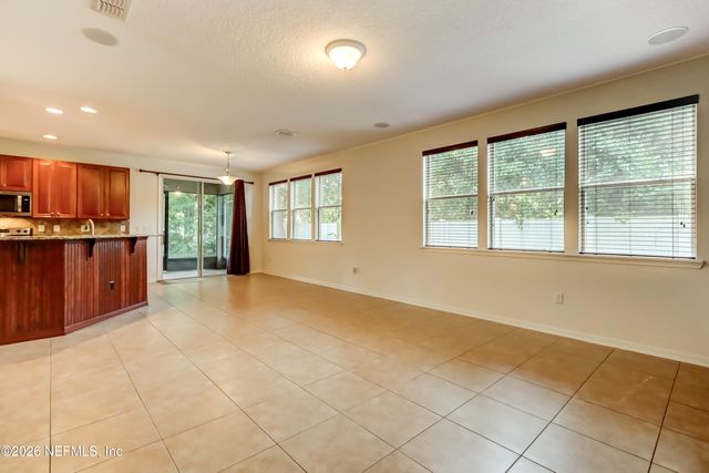 3681 LIGHTVIEW Lane, Jacksonville, FL 32225