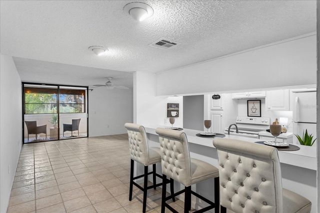 510 CRANES WAY 206, Altamonte Springs, FL 32701