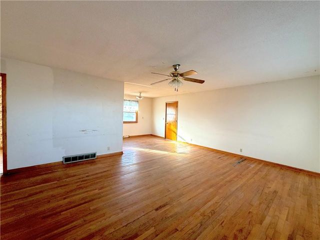 17787 Cantrell Road, Linwood, KS 66052