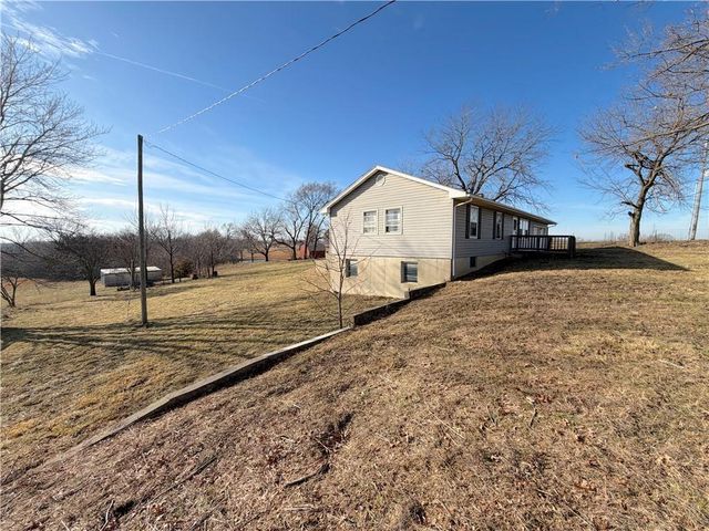 17787 Cantrell Road, Linwood, KS 66052