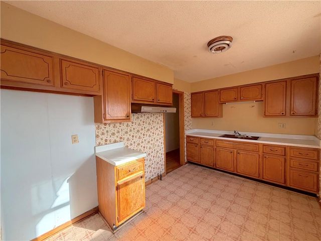 17787 Cantrell Road, Linwood, KS 66052