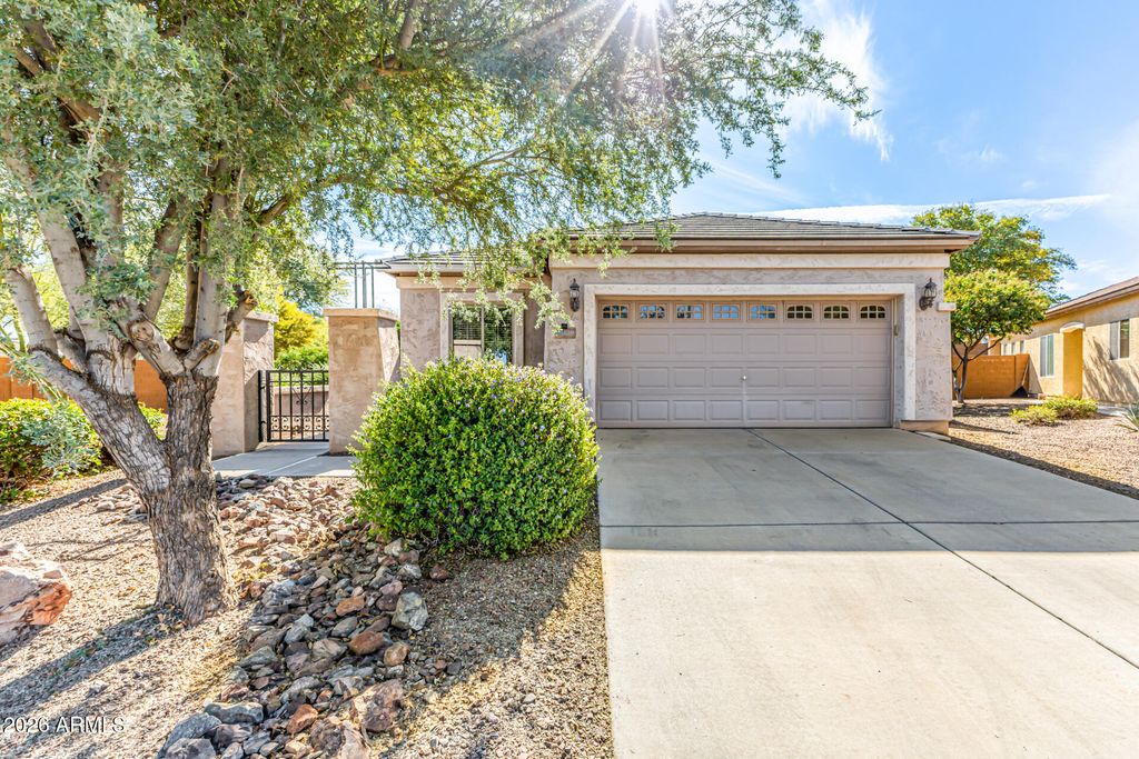 26109 W RUNION Drive, Buckeye, AZ 85396