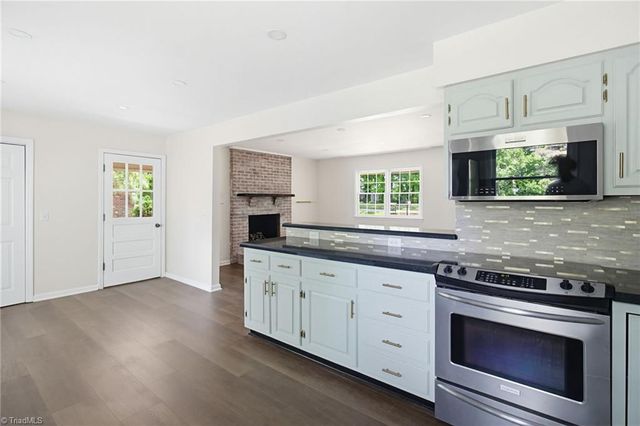 5595 Murray Road, Winston-salem, NC 27106