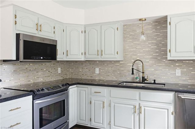 5595 Murray Road, Winston-salem, NC 27106
