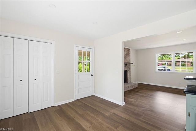 5595 Murray Road, Winston-salem, NC 27106