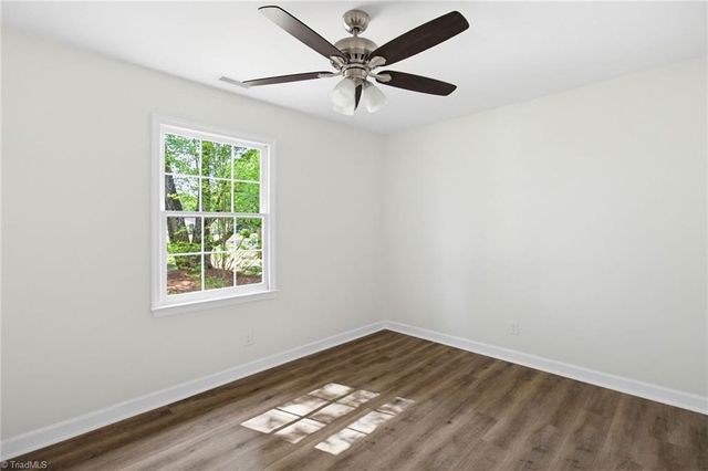 5595 Murray Road, Winston-salem, NC 27106