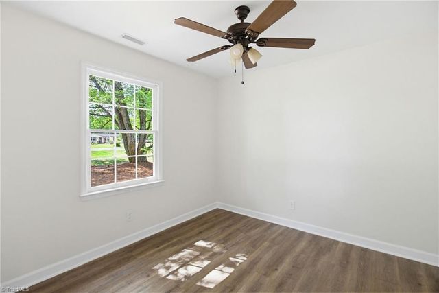 5595 Murray Road, Winston-salem, NC 27106