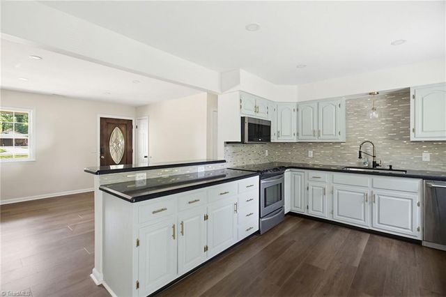 5595 Murray Road, Winston-salem, NC 27106