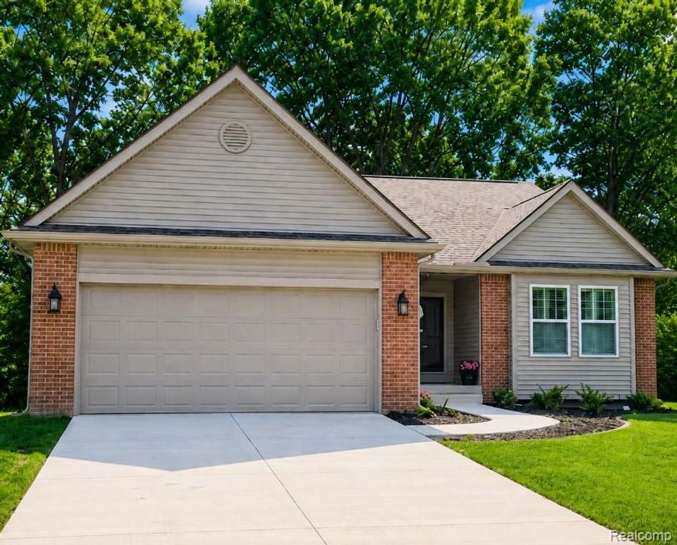 11469 Hidden Oaks Drive, Clio, MI 48420