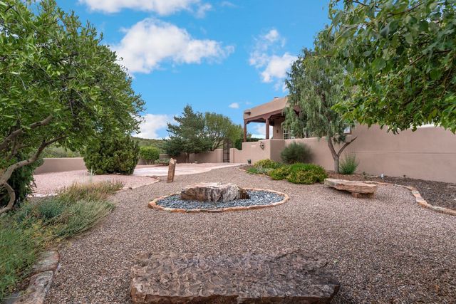 18 Calle San Acacia, Santa Fe, NM 87506
