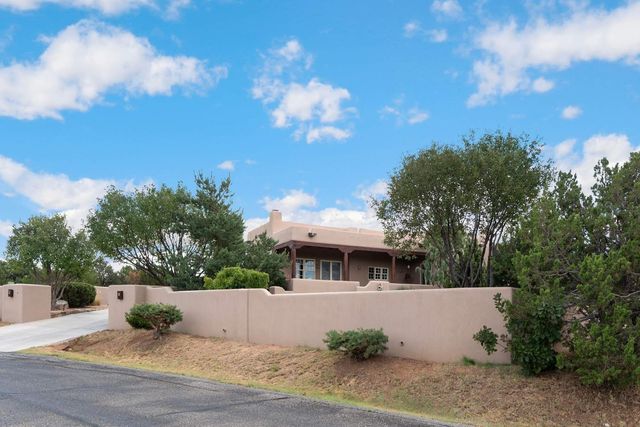 18 Calle San Acacia, Santa Fe, NM 87506