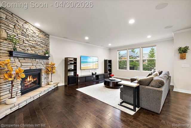 31035 Tremont Lane, Beverly Hills Village, MI 48025
