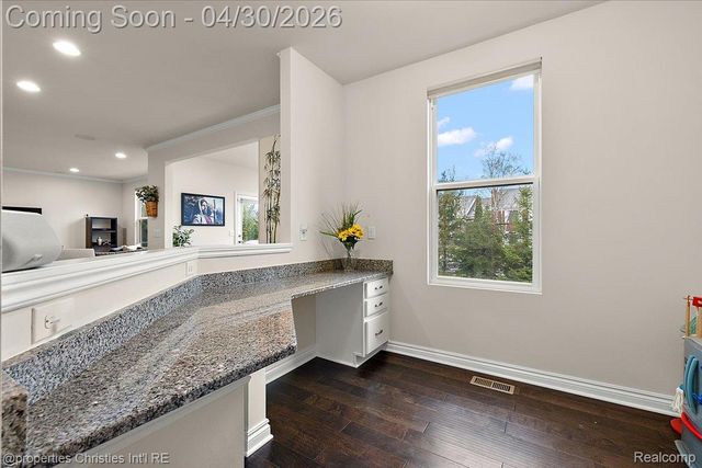 31035 Tremont Lane, Beverly Hills Village, MI 48025