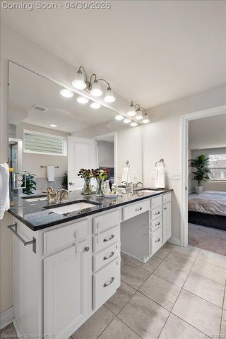 31035 Tremont Lane, Beverly Hills Village, MI 48025