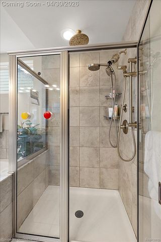 31035 Tremont Lane, Beverly Hills Village, MI 48025