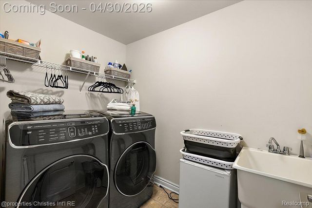 31035 Tremont Lane, Beverly Hills Village, MI 48025
