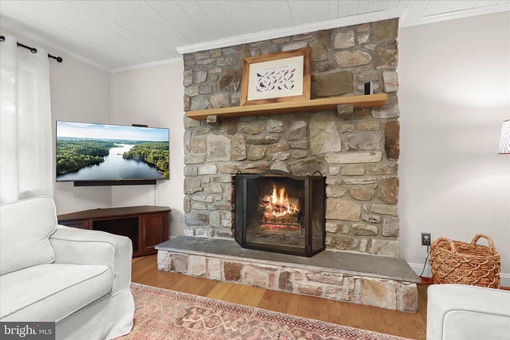 Image 15 of property listing at 625 SIDELING CT, Sykesville, MD 21784