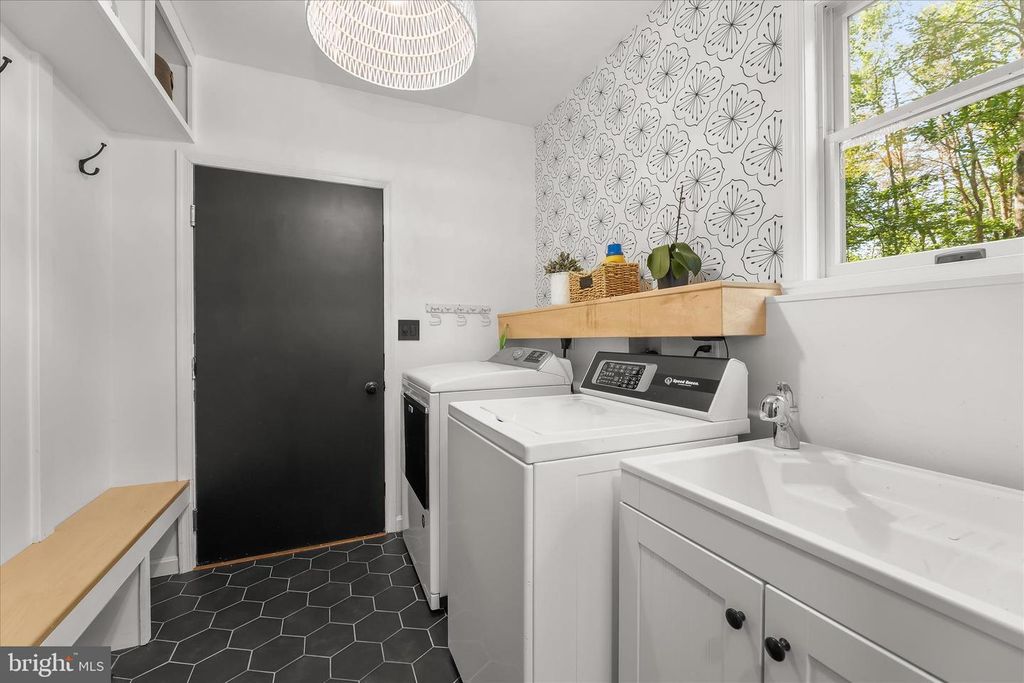 Image 27 of property listing at 625 SIDELING CT, Sykesville, MD 21784