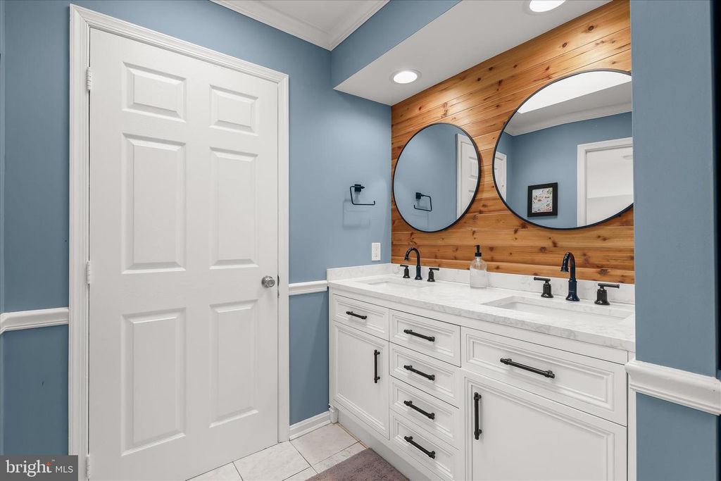 Image 32 of property listing at 625 SIDELING CT, Sykesville, MD 21784