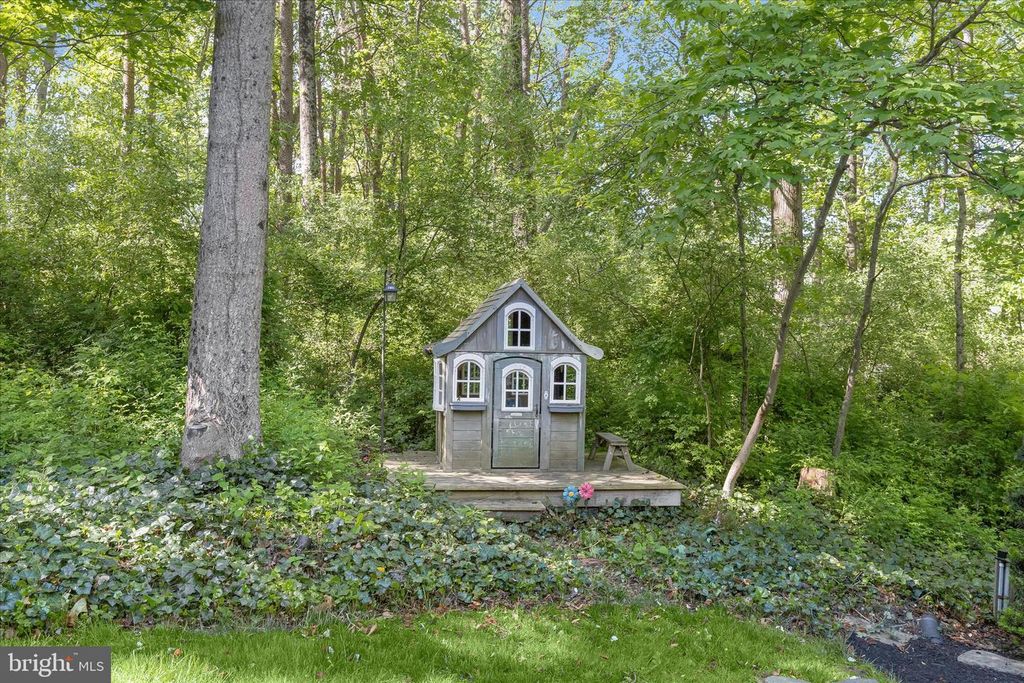 Image 58 of property listing at 625 SIDELING CT, Sykesville, MD 21784
