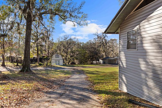 2408 Blairs Landing, Karnack, TX 75670