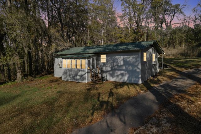 2408 Blairs Landing, Karnack, TX 75670