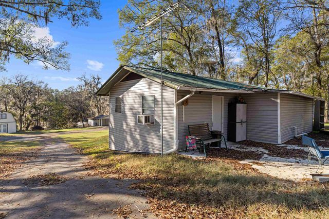 2408 Blairs Landing, Karnack, TX 75670