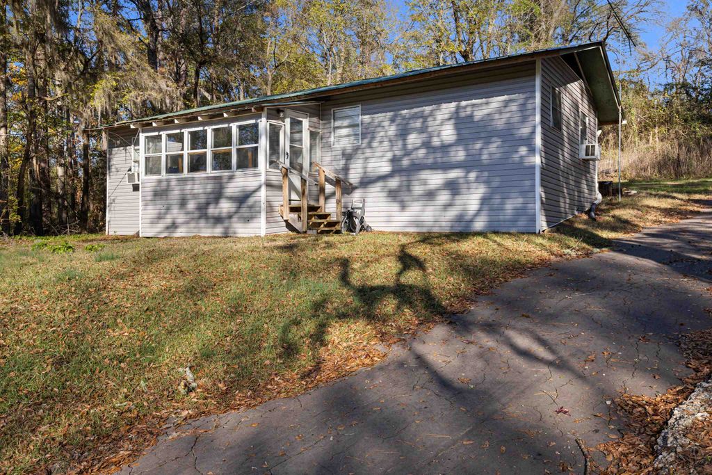 2408 Blairs Landing, Karnack, TX 75670