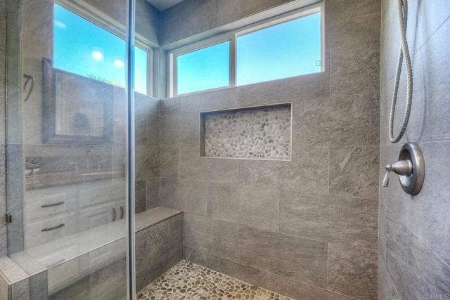 275 Royal Glen Drive, Fallbrook, CA 92028