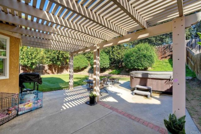 275 Royal Glen Drive, Fallbrook, CA 92028