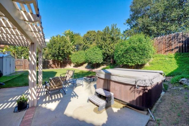 275 Royal Glen Drive, Fallbrook, CA 92028