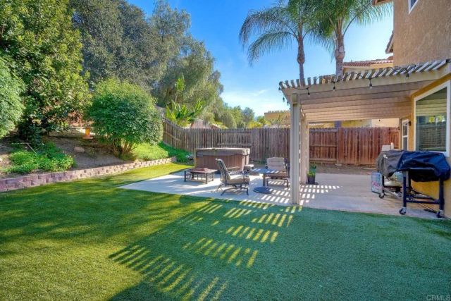 275 Royal Glen Drive, Fallbrook, CA 92028