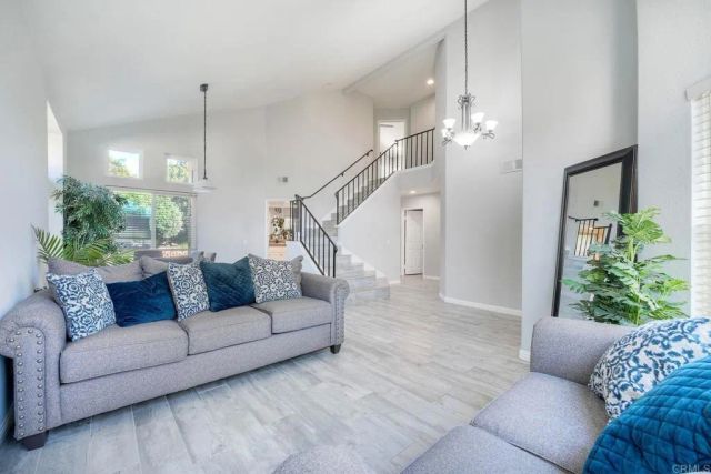 275 Royal Glen Drive, Fallbrook, CA 92028