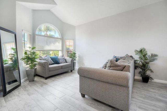 275 Royal Glen Drive, Fallbrook, CA 92028