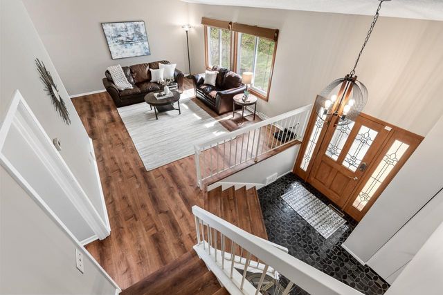 9515 Risewood Circle, Eden Prairie, MN 55347