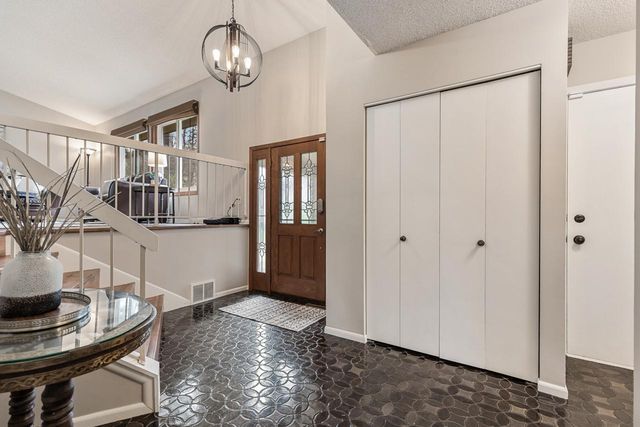 9515 Risewood Circle, Eden Prairie, MN 55347