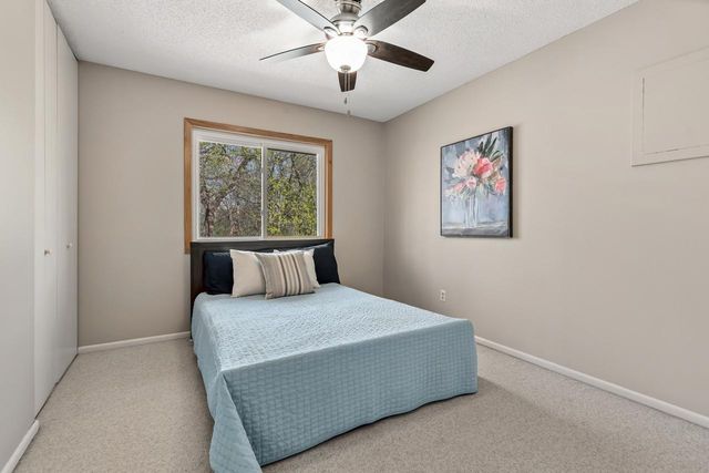 9515 Risewood Circle, Eden Prairie, MN 55347