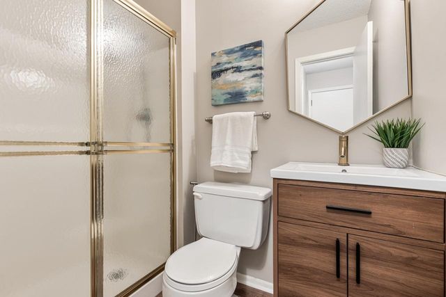 9515 Risewood Circle, Eden Prairie, MN 55347