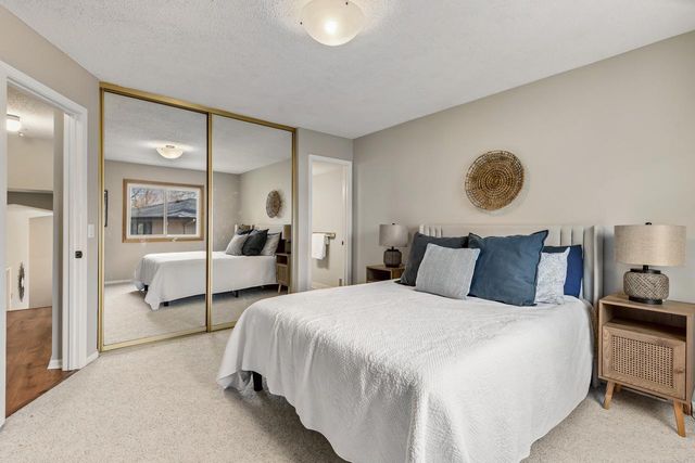 9515 Risewood Circle, Eden Prairie, MN 55347